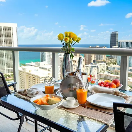 Ocean Views - Pool & Gym - Pet Friendly - Close To Beach